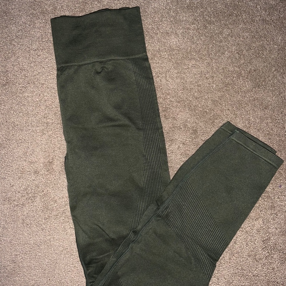 BNWT pink workout leggings